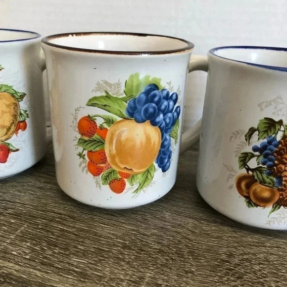 Vtg  Fruit Design Mugs - Picture 7 of 9